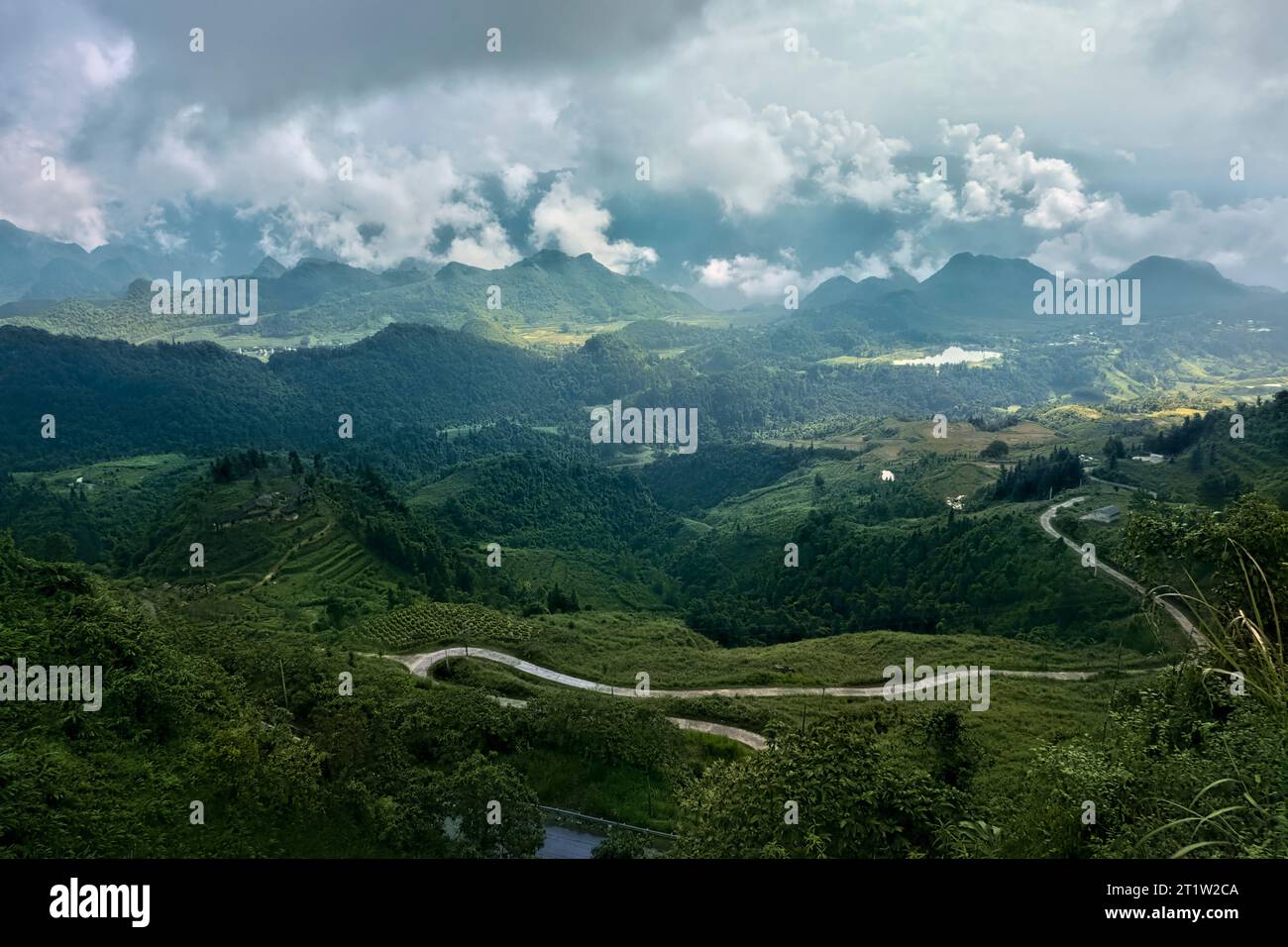 Gewundene Bergstraße am Ha Giang Loop, Quan Ba Heaven Gate, Ha Giang, Vietnam Stockfoto