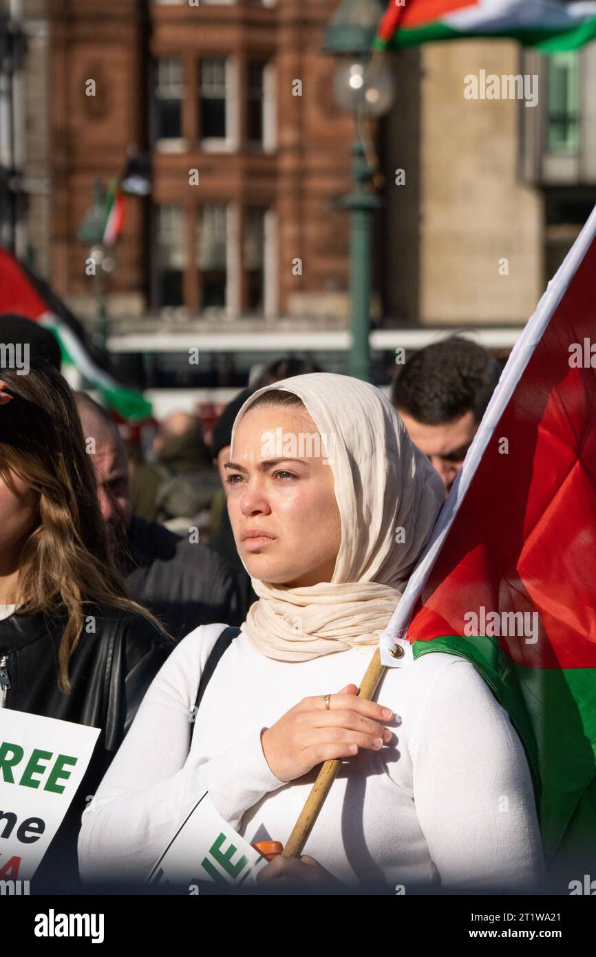 Demonstranten in Edinburgh zeigen Solidarität mit Palästina. Stockfoto