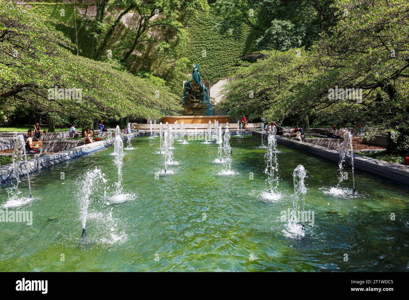 Brunnen der Großen Seen, geschaffen von Lorado Taft n 1913. South Garden am Art Institute of Chicago, Chicago, Illinois, USA Stockfoto