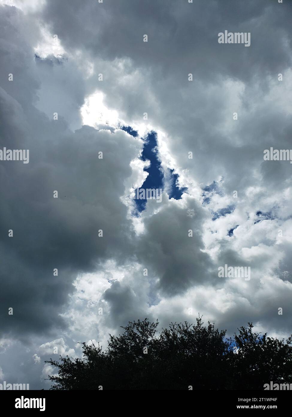 Wolkenlandschaft blauer Himmel Wolken Stockfoto