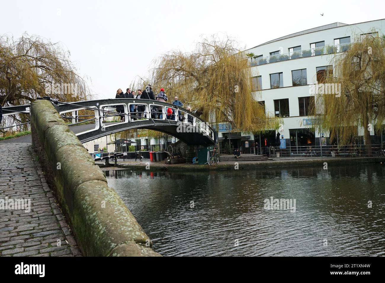 Außendesign und Dekoration des Camden Market (Buck Street Market), Tausende von berühmten Ständen, die Mode-, Musik-, Kunst- und Lebensmittelgeschäfte in London verkaufen Stockfoto