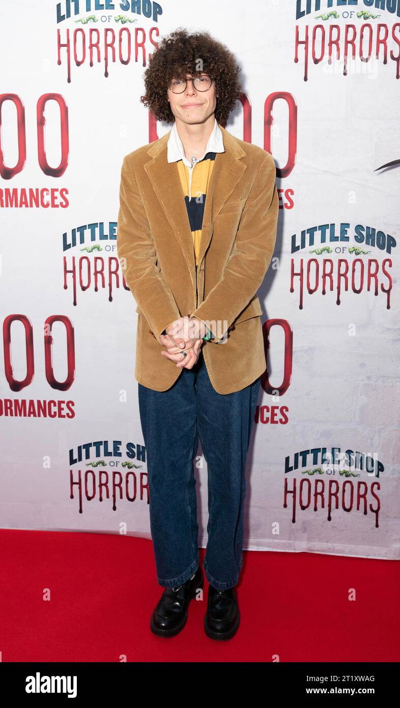 New York, New York, USA. Oktober 2023. Reece Feldman nimmt am 15. Oktober 2023 an der Feier der 100. Vorstellung von Little Shop of Horrors im Bryant Park Grill in New York Teil (Bild: © Lev Radin/ZUMA Press Wire). Nicht für kommerzielle ZWECKE! Quelle: ZUMA Press, Inc./Alamy Live News Stockfoto