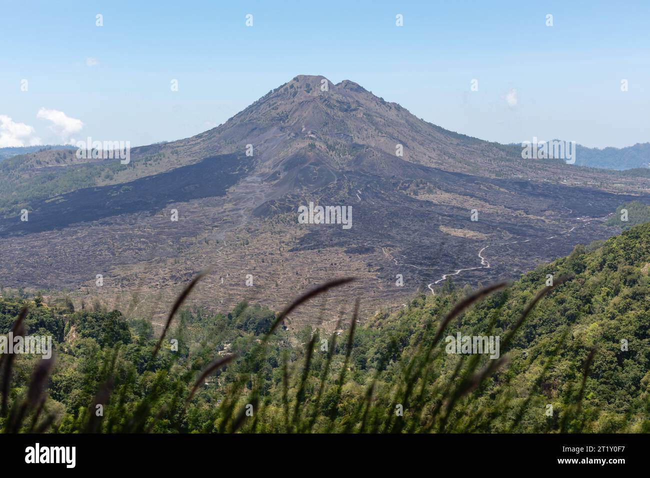 Blick auf den Vulkan Batur (Gunung Batur). Kintamani, Bangli, Bali, Indonesien. Stockfoto