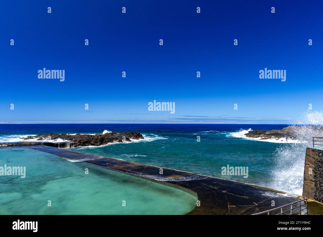 Ein natürliches Schwimmbad mit Wasser aus dem Atlantik, Piscina Natural Spain Teneriffa Stockfoto