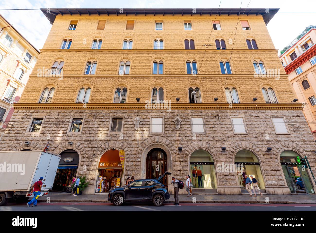 Lxury-Gebäude im Jugendstilstil an der Südseite der Via XX Settembre (6 Via XX Settembre), im Stadtzentrum von Genua, Italien. Stockfoto