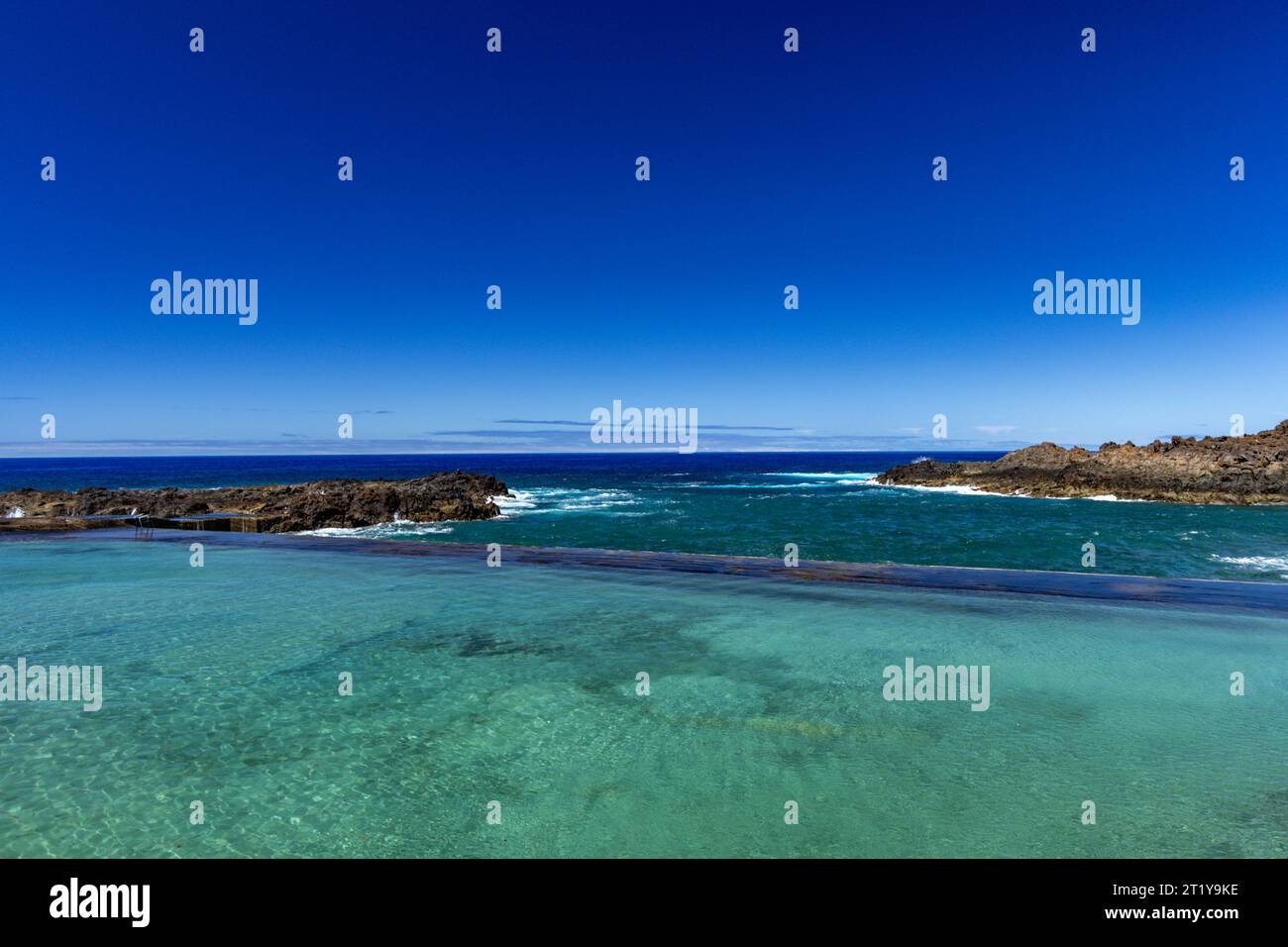 Ein natürliches Schwimmbad mit Wasser aus dem Atlantik, Piscina Natural Spain Teneriffa Stockfoto