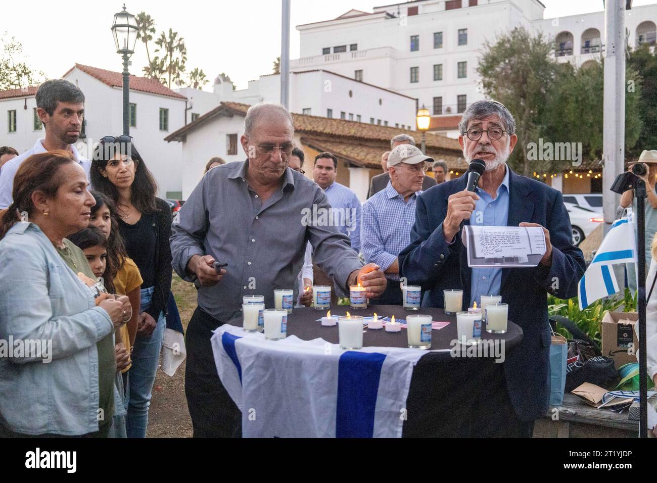 Liberal Shul Santa Barbara, Kalifornien, USA. Oktober 2023. Itzak und Rabbiner ...