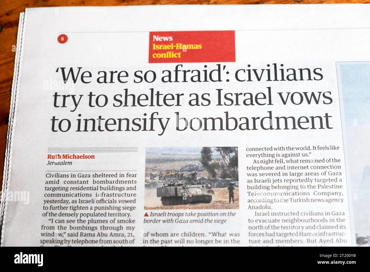 "Wir haben so Angst": Zivilisten versuchen, sich zu beschützen, während Israel gelobt, die Bombardierung zu intensivieren", titelt die Zeitung Guardian die Zerstörung des Gazastreifens 10. Oktober 2023 Großbritannien Stockfoto