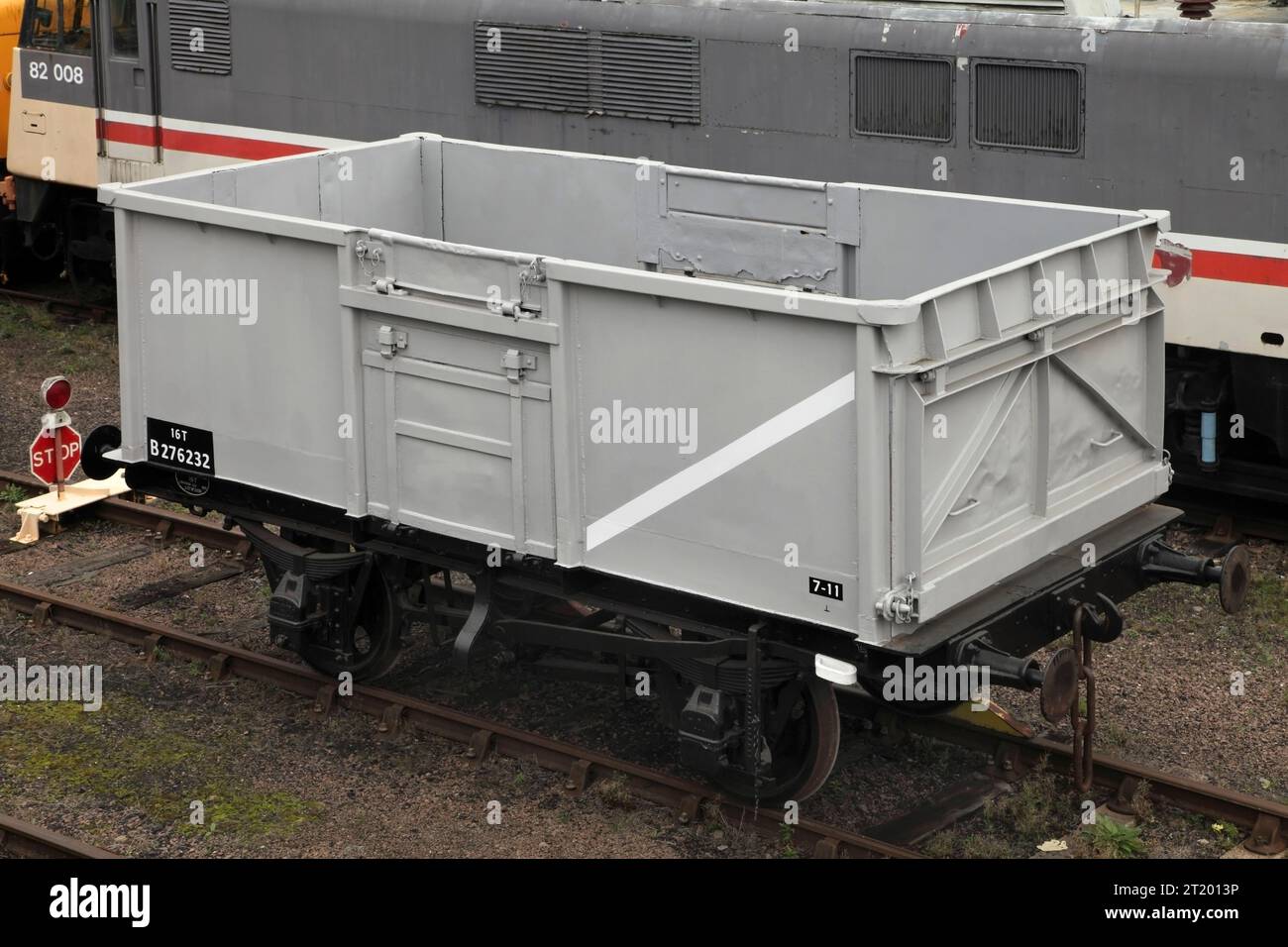 Erhaltener British Rail 16 t offener Mineralwagen B276232 im Barrow Hill Roundhouse, Großbritannien. Stockfoto