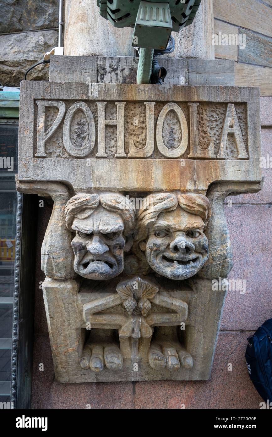 Pohjola Insurance Carving Vor Dem Büro In Helsinki Stockfoto