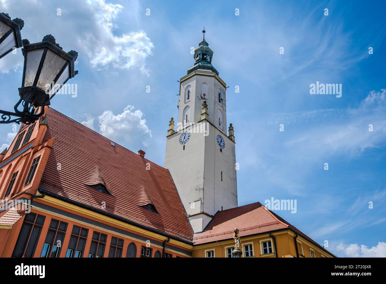 Historisches Rathaus aus Gotik und Renaissance auf dem Ring (Marktplatz) von Namyslow (Namslau), Woiwodschaft Oppeln, Polen. Stockfoto