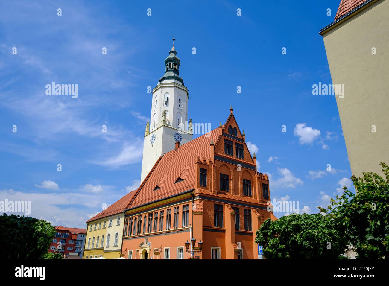 Historisches Rathaus aus Gotik und Renaissance auf dem Ring (Marktplatz) von Namyslow (Namslau), Woiwodschaft Oppeln, Polen. Stockfoto