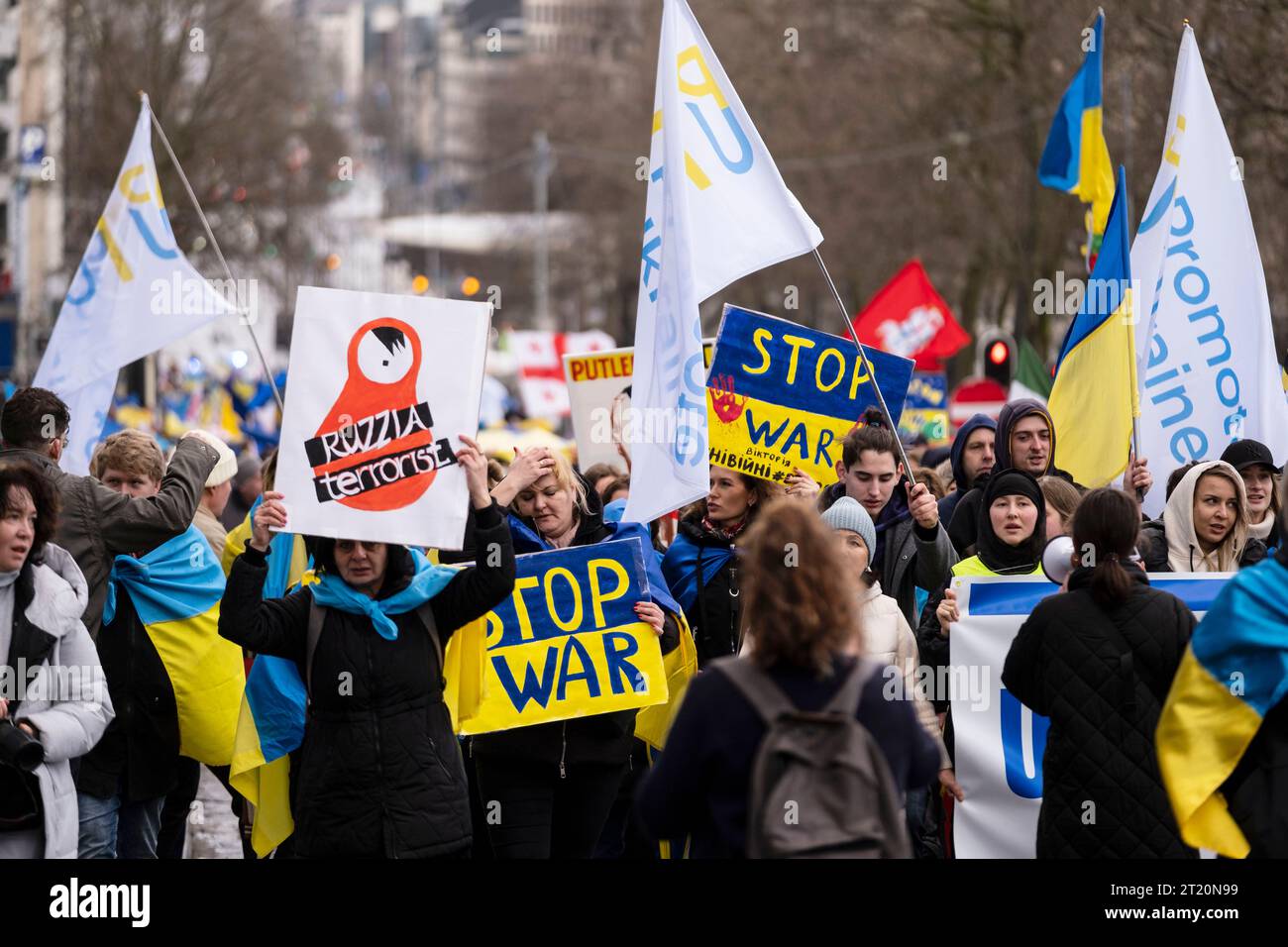 Belgien, Brüssel: märz zum Jahrestag der russischen Invasion in der Ukraine am 25. Februar 2023. Ein Jahr nach der russischen Invasion Stockfoto