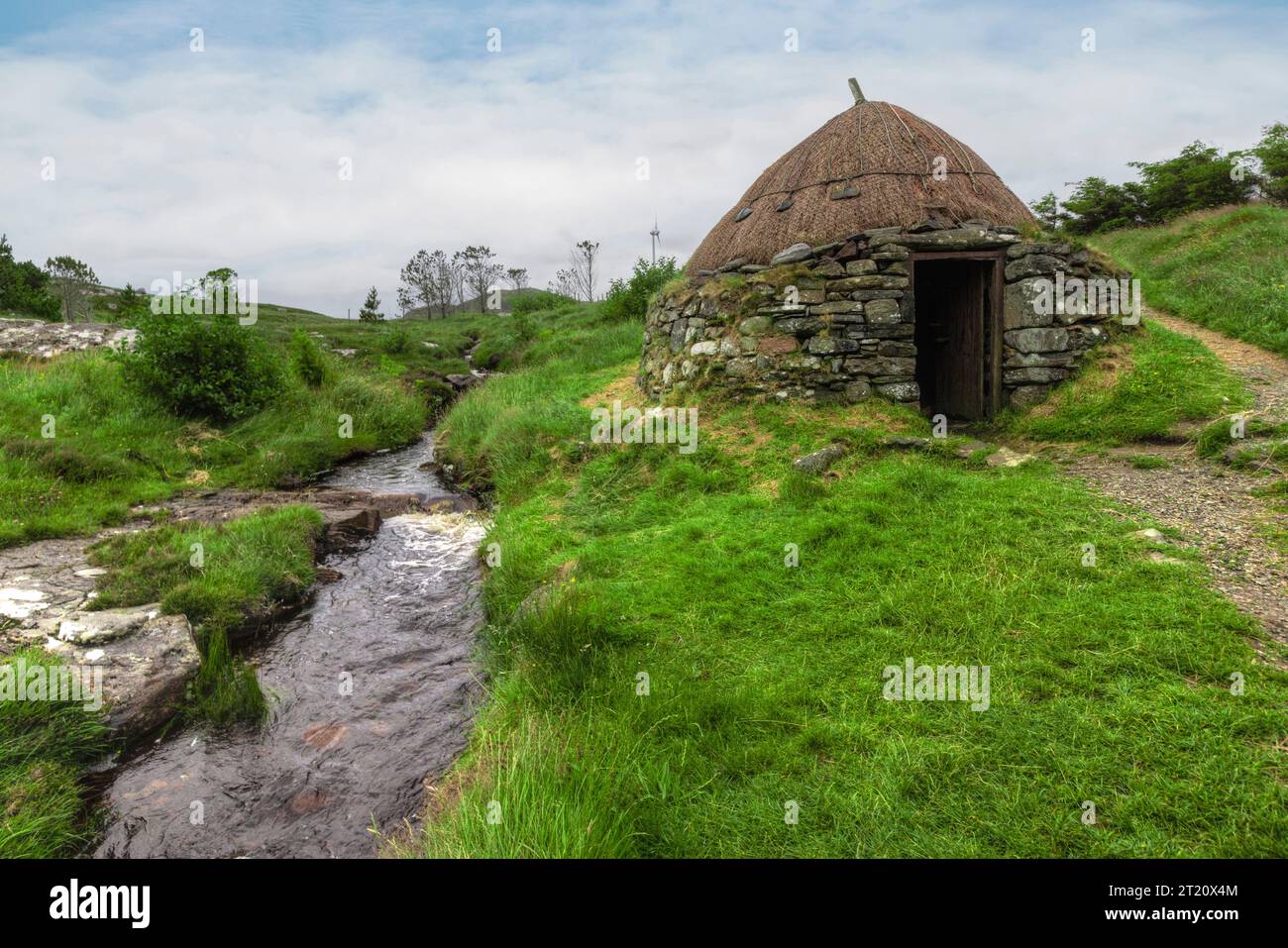 Die Norse Mill and Kiln sind zwei rekonstruierte Gebäude, die zum Mahlen von Mais und Trocknen von Gerste genutzt wurden und sich in der Nähe von Shawbost auf der Isle of Lewis befinden Stockfoto