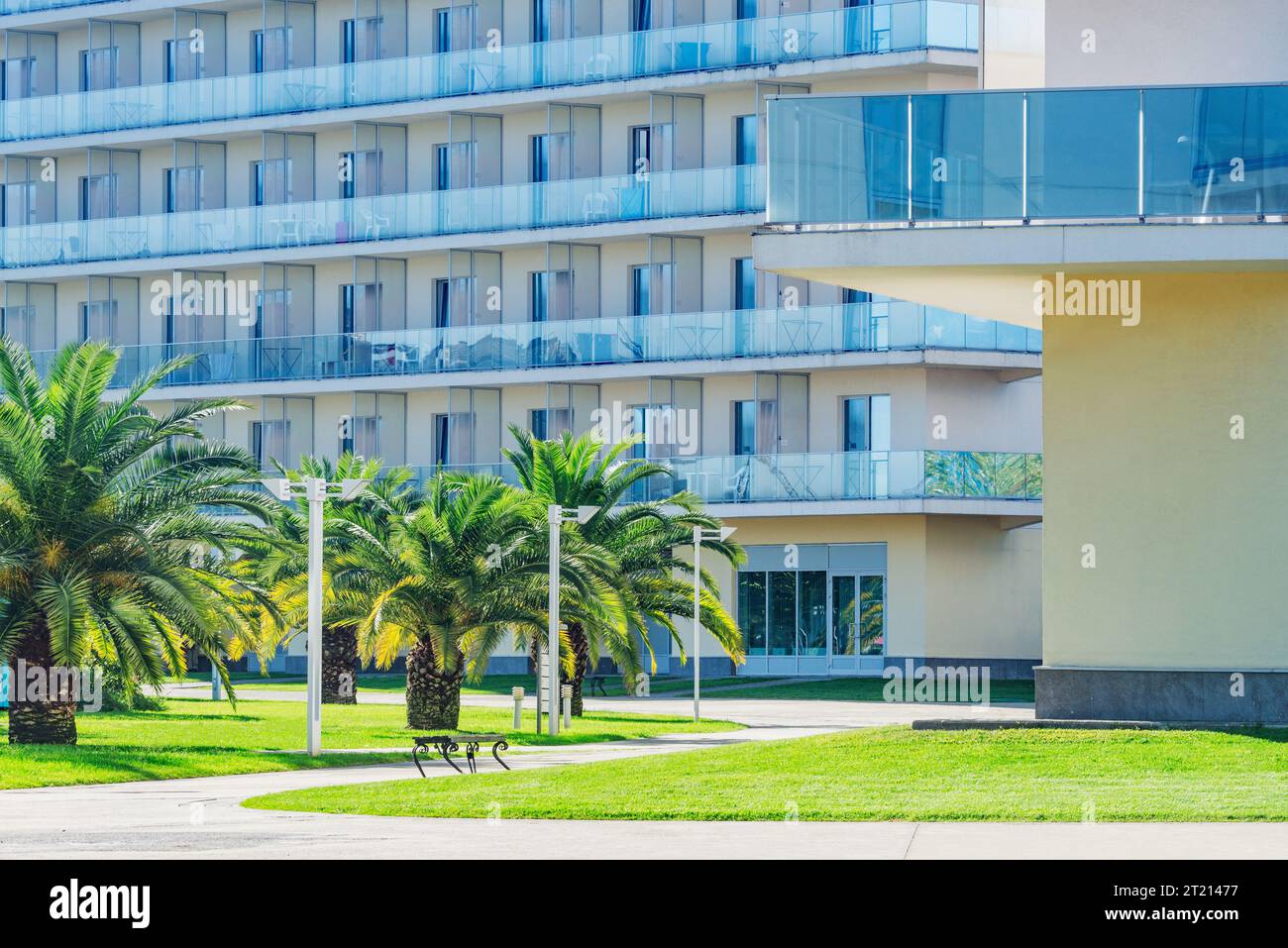 Appartementgebäude des Resortwohnkomplexes. Stockfoto