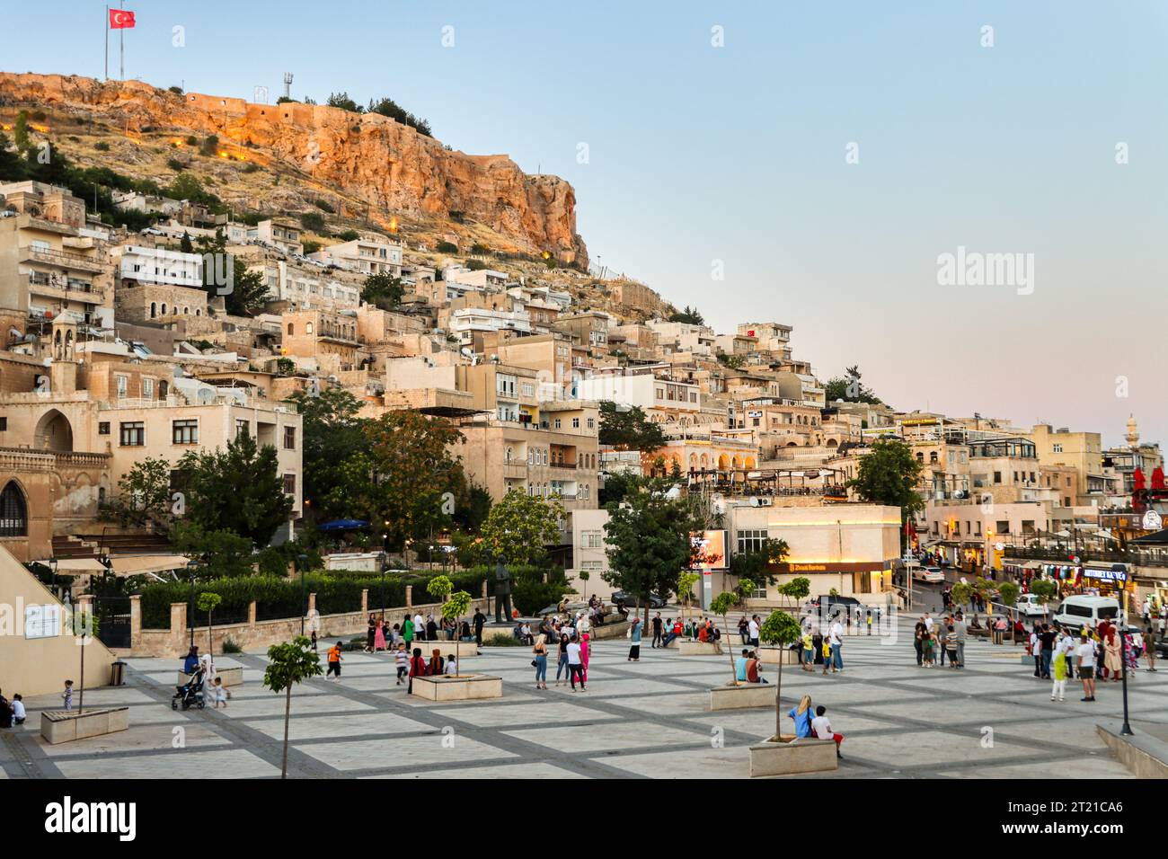 Mardin, Türkei - 16. Juli 2023: Panoramablick auf die Altstadt von Mardin. Türkei Stockfoto