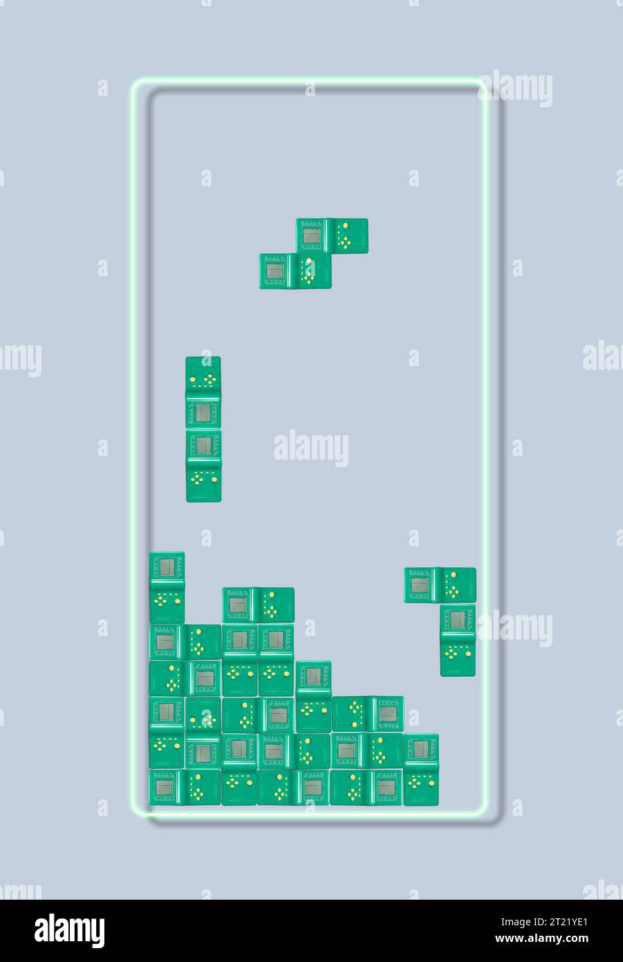 Kreatives, fluoreszierendes Farblayout aus tragbarer Retro-Spielkonsole tetris. Neonfarben in flachen Lagen. Minimales Cyberwave tetris-Brick-Spiel. Stockfoto