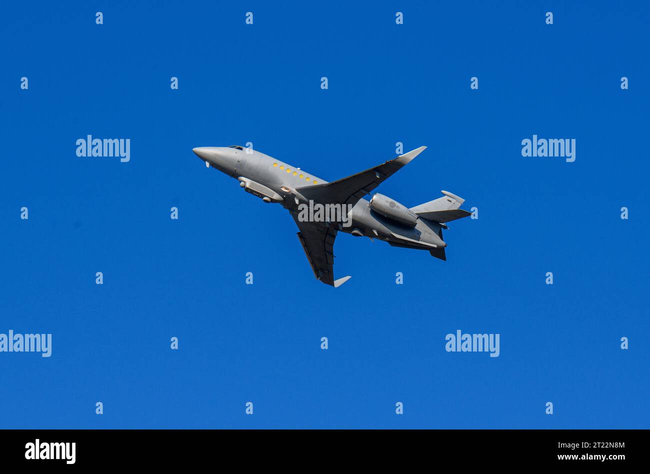 Seongnam, Südkorea. Oktober 2023. Ein südkoreanisches Aufklärungsflugzeug des elektronischen Geheimdienstes, das auf der Seoul Air Base in Seongnam, südlich von Seoul, fliegt. Die Organisatoren gaben bekannt, dass die Seoul International Aerospace and Defense Exhibition (ADEX) 2023 vom 17. Bis 22. Oktober auf dem Luftwaffenstützpunkt Seoul in Seongnam eröffnet wird und 550 Unternehmen aus 35 Ländern teilnehmen werden. (Foto: Kim Jae-Hwan/SOPA Image/SIPA USA) Credit: SIPA USA/Alamy Live News Stockfoto