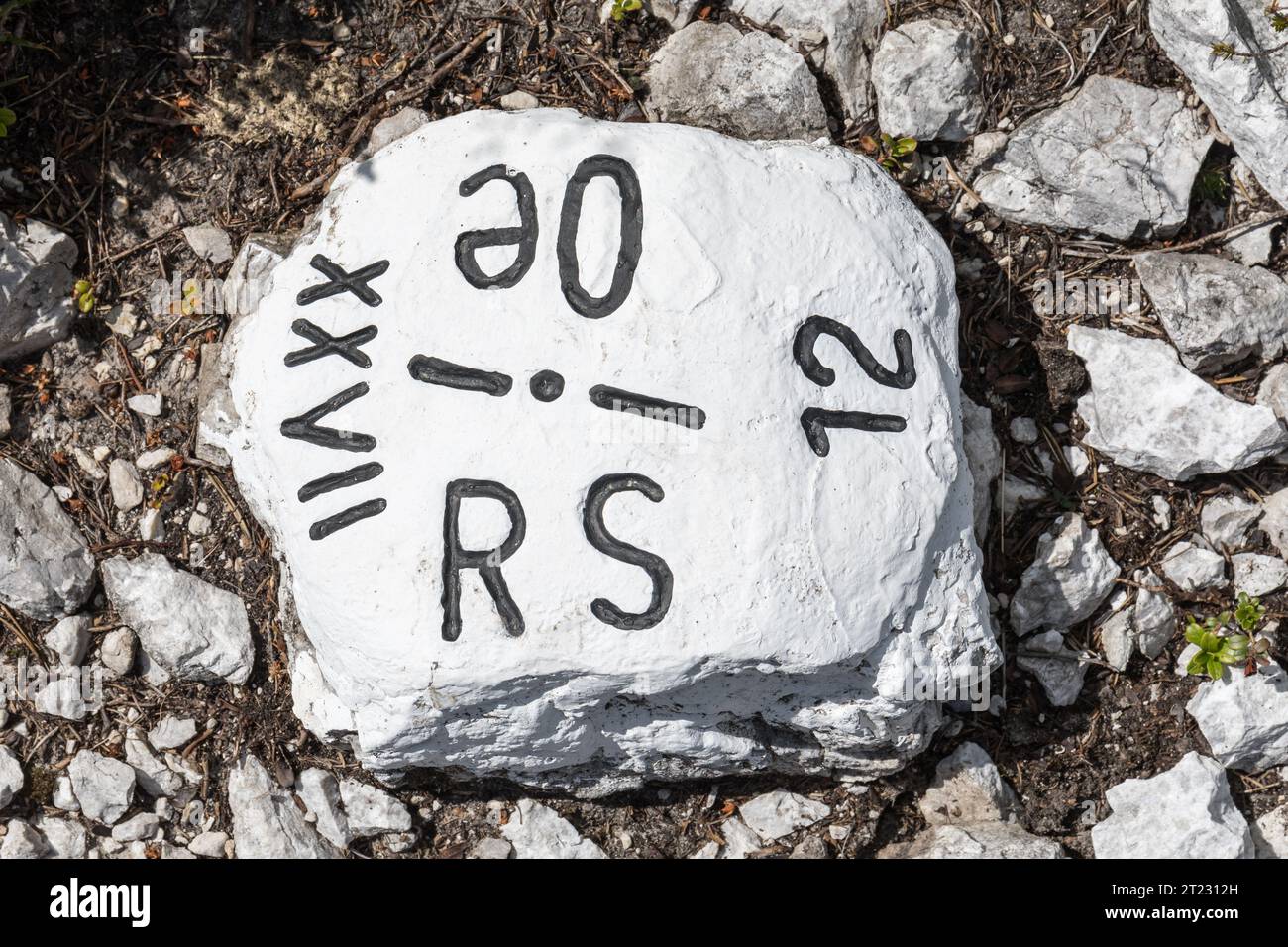 Grenzmarkierung, Grenzstein an der Staatsgrenze zwischen Slowenien und Österreich Stockfoto