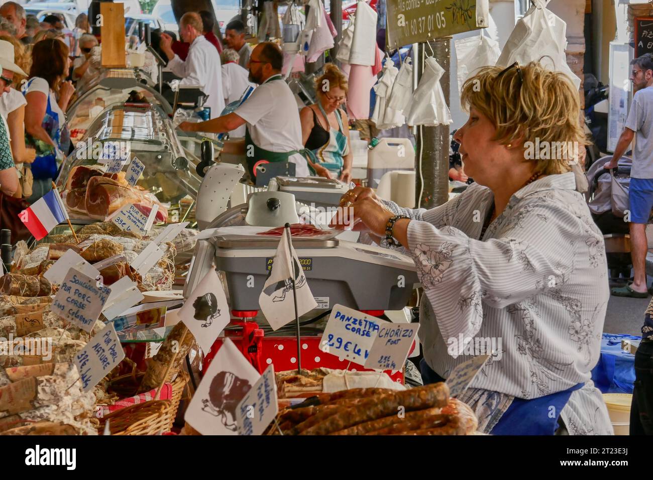 Lokaler französischer Lebensmittelmarkt in Antibes in Südfrankreich Stockfoto
