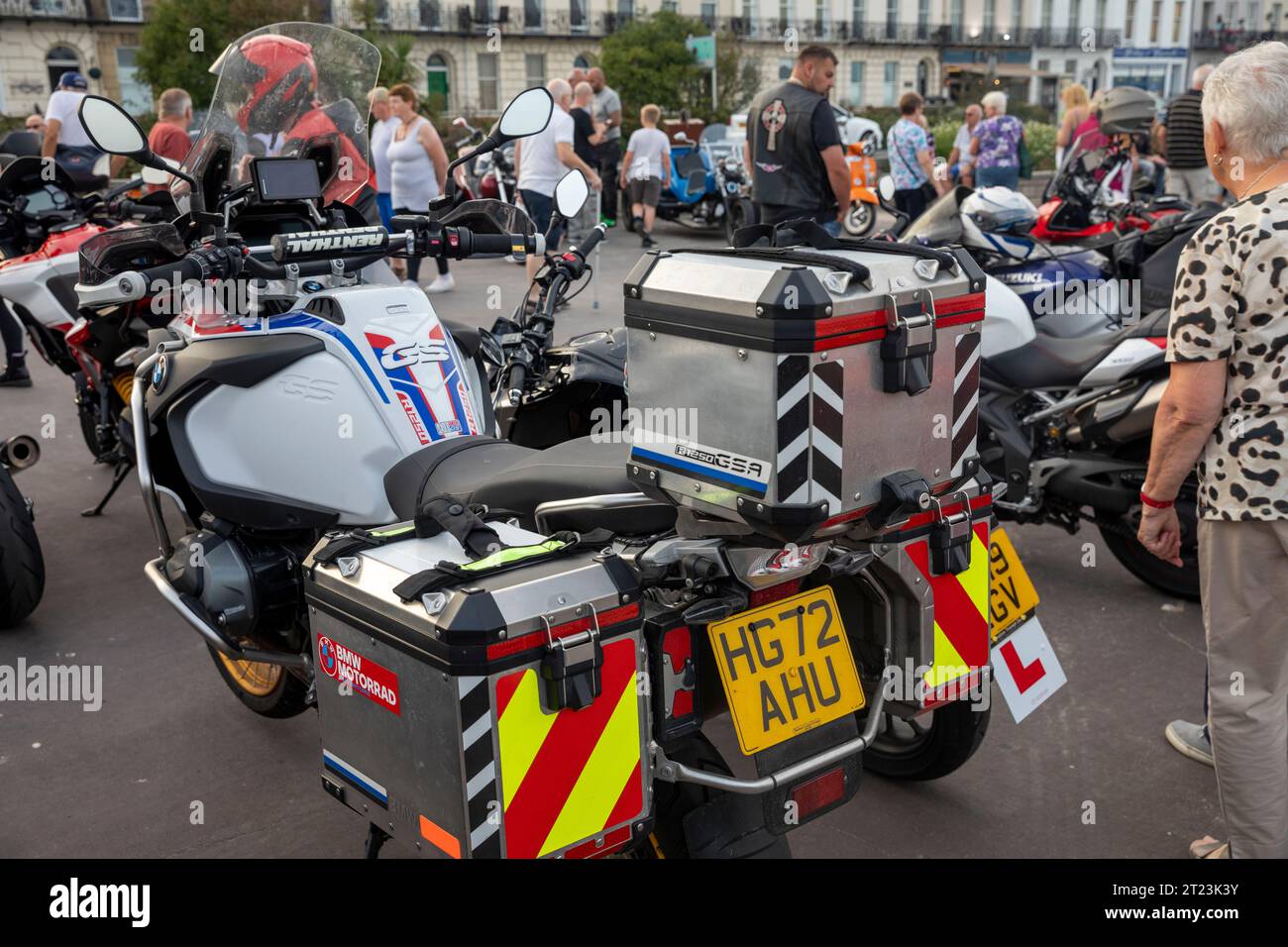 BMW R1250 GS Abenteuerrad bei der Weymouth Motorradshow an der Promenade, Dorset, England, UK, 2023 Stockfoto