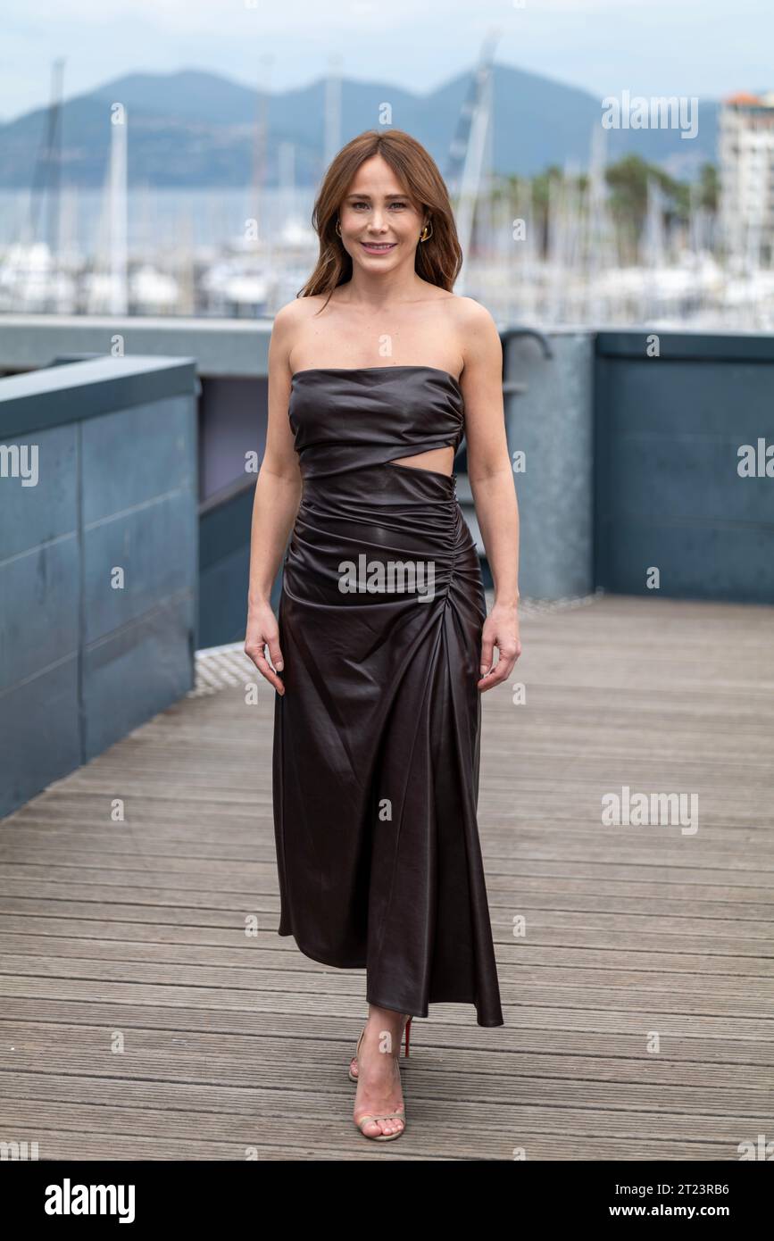 Cannes, Frankreich, 16. Oktober 2023, türkischer Star Burcin Terzioglu (Schauspielerin) nimmt am Fotogespräch (THE IVY) auf der MIPCOM 2023 Teil – The World’s Entertainment Content Market © Ifnm Press Stockfoto