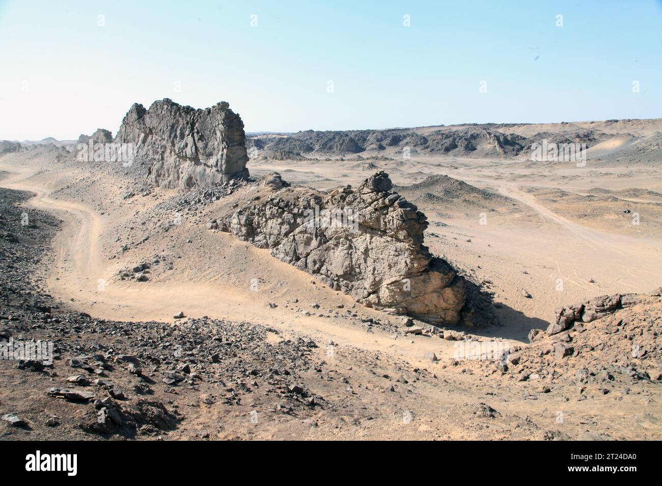 HAMI, CHINA - 15. OKTOBER 2023 - vulkanische Landformen aus der Karbonzeit sind in den Tiefen des Gobi in Hami, Xinjiang, China, am 1. Oktober erhalten Stockfoto