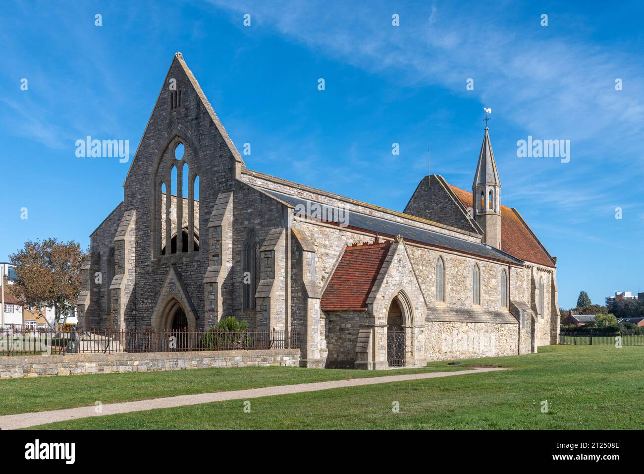 Royal Garrison Church, auch Domus Dei genannt, in Old Portsmouth, Hampshire, England, Vereinigtes Königreich an einem sonnigen Oktobertag. Erbaut um 1212. Stockfoto