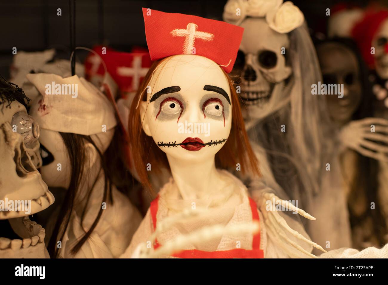 Zombie Krankenschwester Gruselkostüm Store Stockfoto