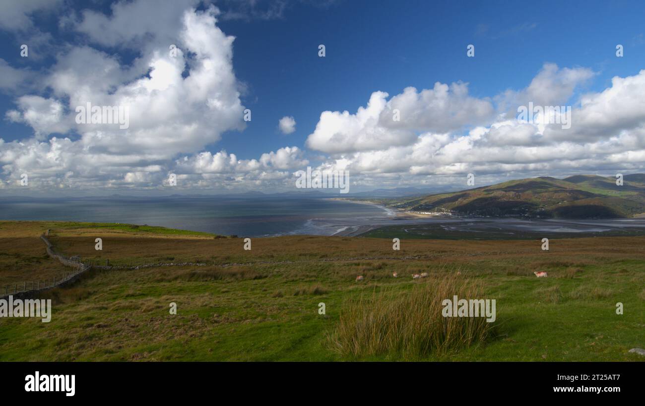 Walisische Küste mit Blick nach Norden über Barmouth bis zur Lleyn Peninsula WALES UK Stockfoto