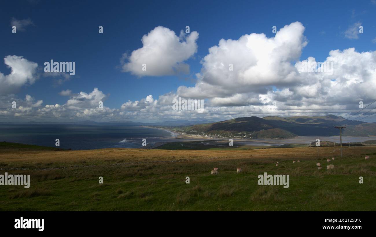Walisische Küste mit Blick nach Norden über Barmouth bis zur Lleyn Peninsula WALES UK Stockfoto
