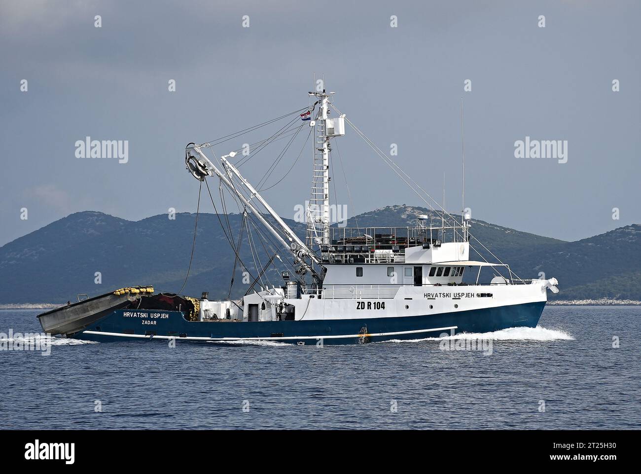 Ein Fischerboot in der Nähe der kroatischen Insel Dugi Otok, Dalmatien, Kroatien, 18. September 2023. (CTK Foto/Petr Svancara) Stockfoto