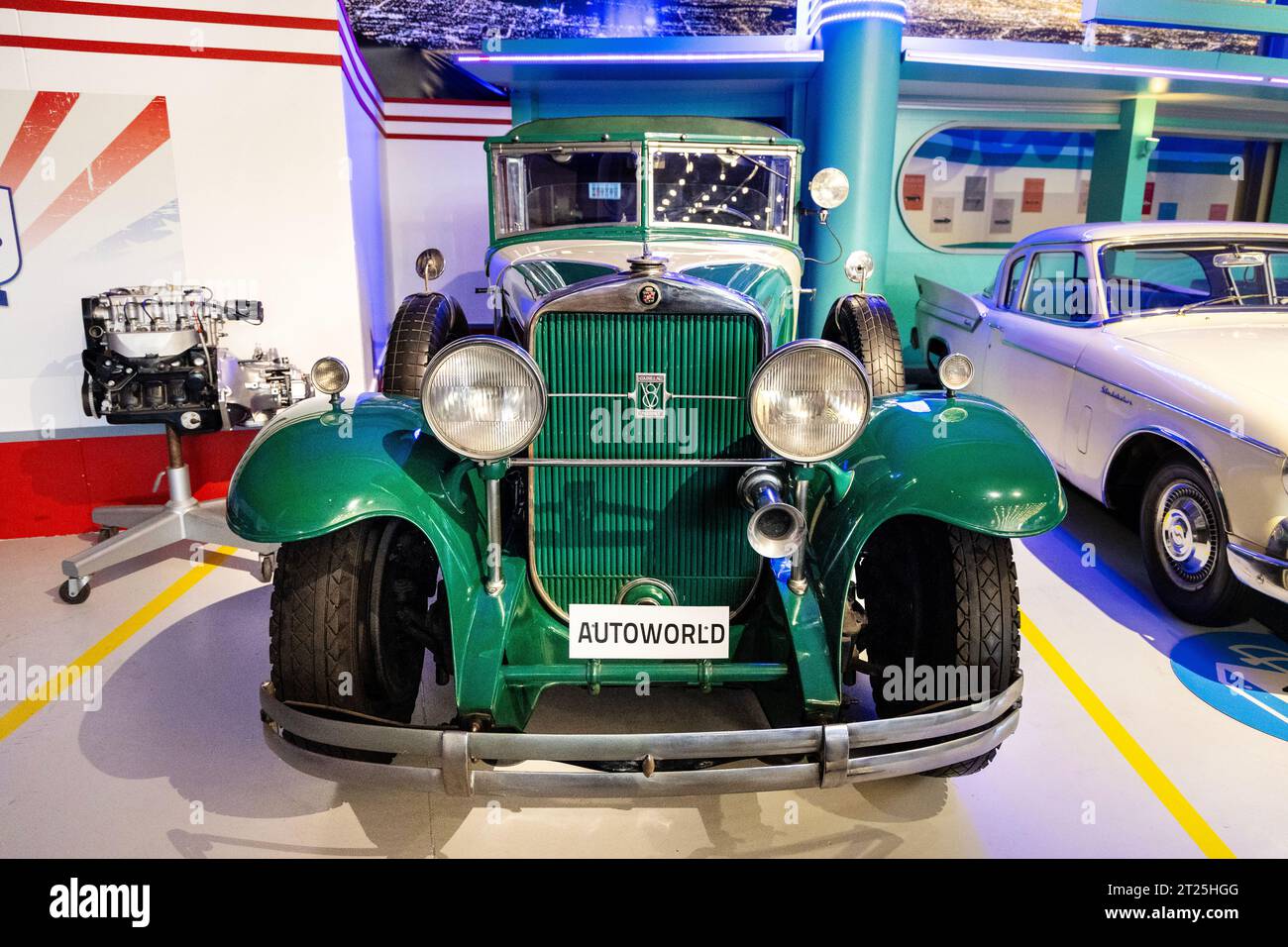 Amerikanischer Oldtimer 1928 Cadillac 341, Autoworld Museum, Brüssel, Belgien Stockfoto