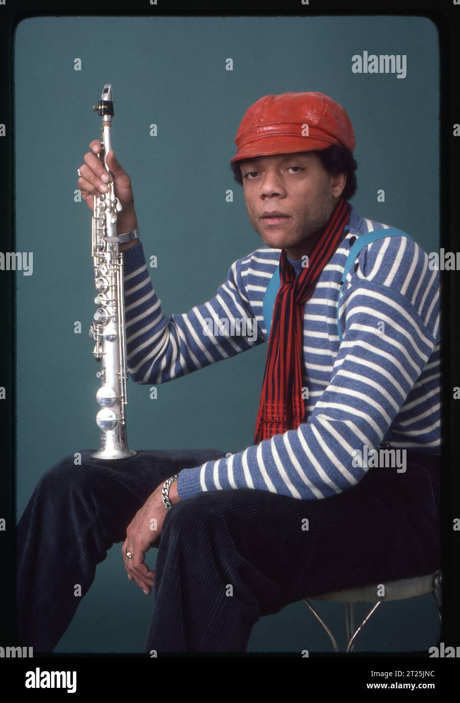 Porträt des Avantgarde-Jazz-Saxophonisten JULIUS HEMPHILL 1983 in einem Studio in Brooklyn, New York. Stockfoto