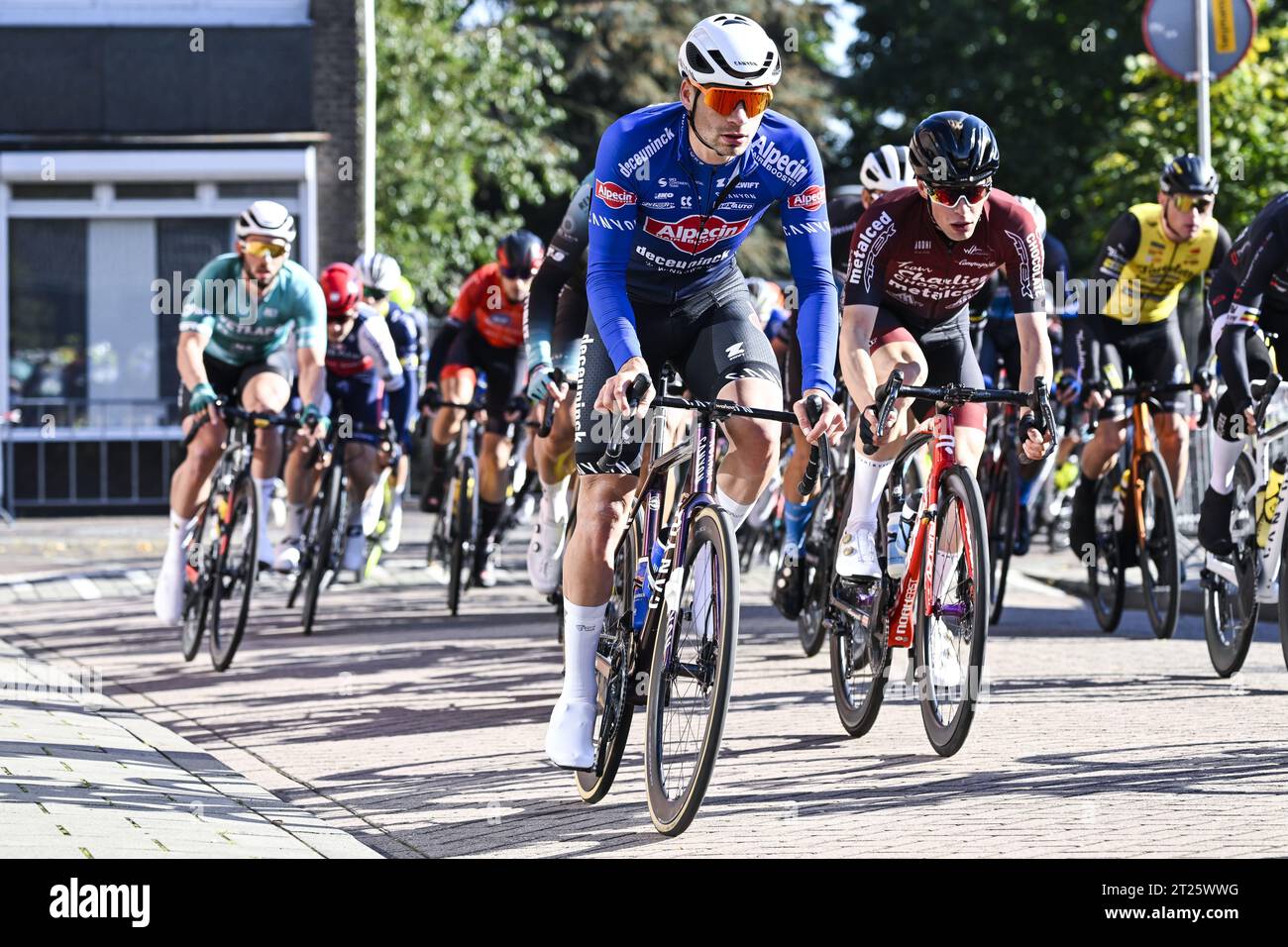 Kapellen, Belgien. Oktober 2023. Der niederländische David van der Poel von Alpecin-Deceuninck wurde 2023 während des eintägigen Radrennens „nationale Sluitingsprijs Putte-Kapellen“ in Putte-Kapellen, Kapellen am Dienstag, den 17. Oktober 2023, in Aktion gezeigt. BELGA FOTO TOM GOYVAERTS Credit: Belga Nachrichtenagentur/Alamy Live News Stockfoto