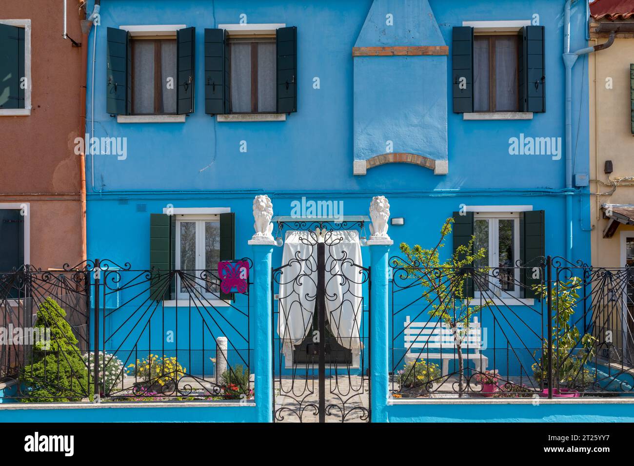 Bunte Häuser auf der Insel Burano, Venedig Stockfoto