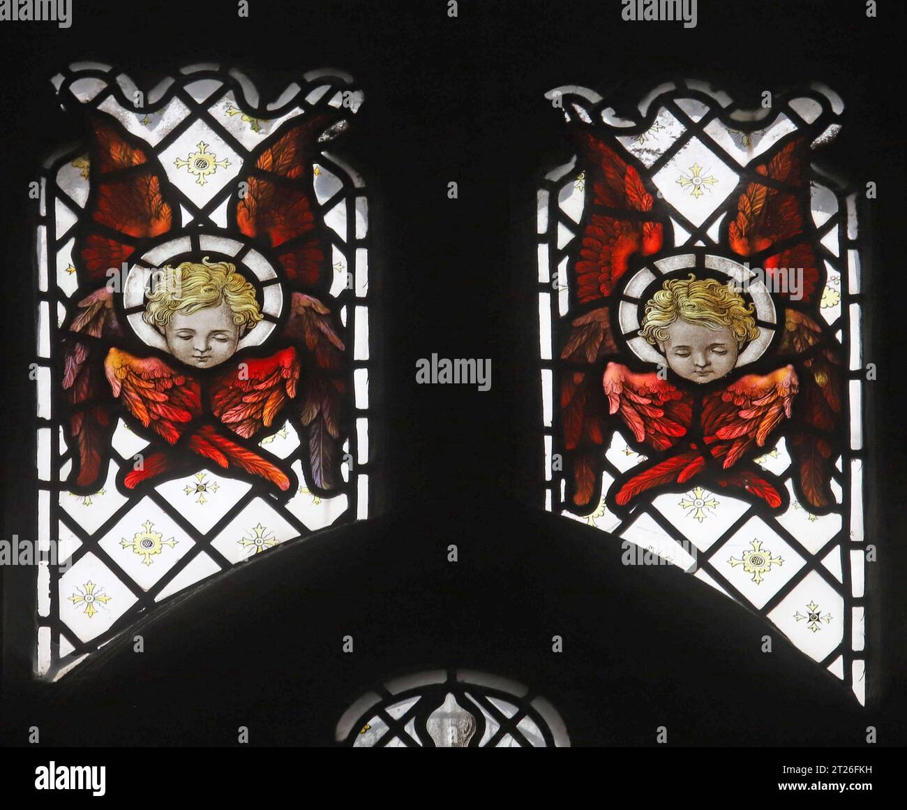 Buntglasfenster von Percy Bacon mit Cherubim, St. Mary Magdalene Church, Newark, Nottinghamshire Stockfoto