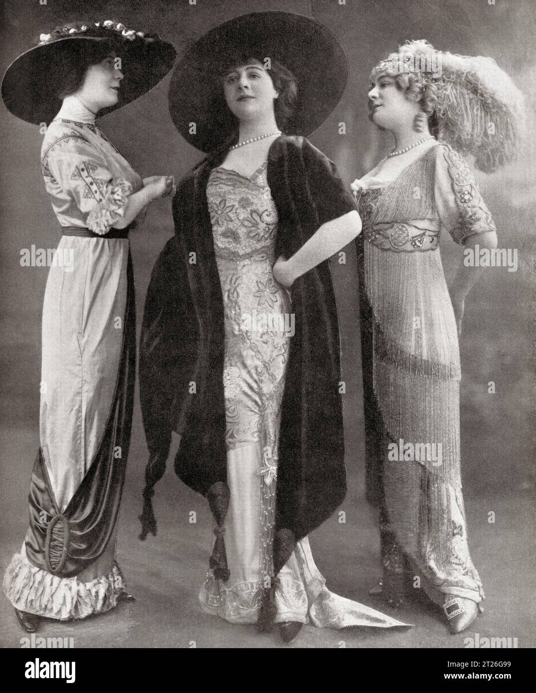 Die neueste Pariser Mode von spanischen Models, 1912. Aus Mundo Grafico, veröffentlicht 1912. Stockfoto