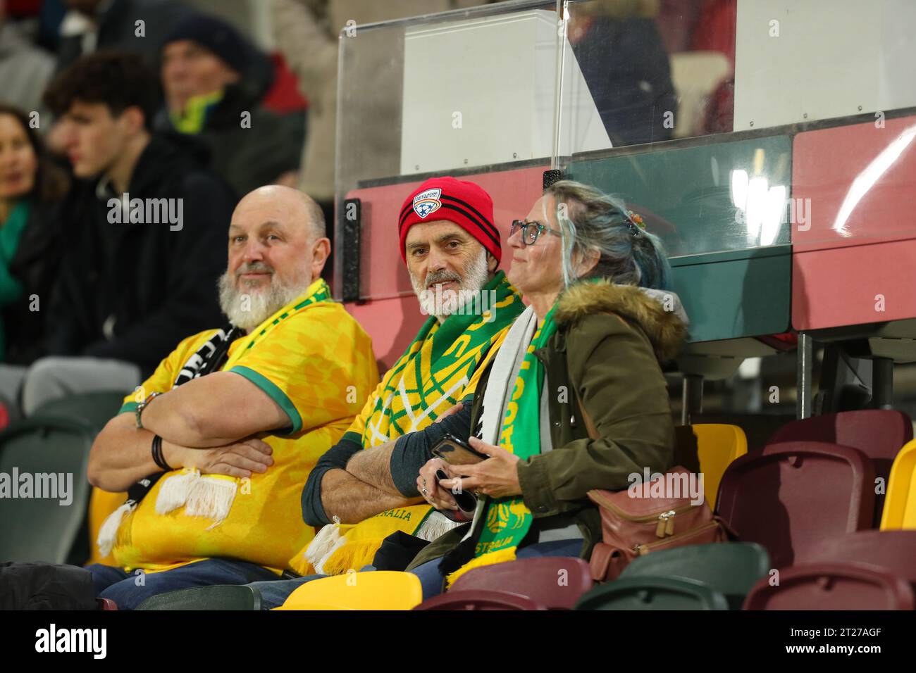 GTECH Community Stadium, London, Großbritannien. Oktober 2023. International Football freundlich, Australien gegen Neuseeland; Australien Fans Credit: Action Plus Sports/Alamy Live News Stockfoto