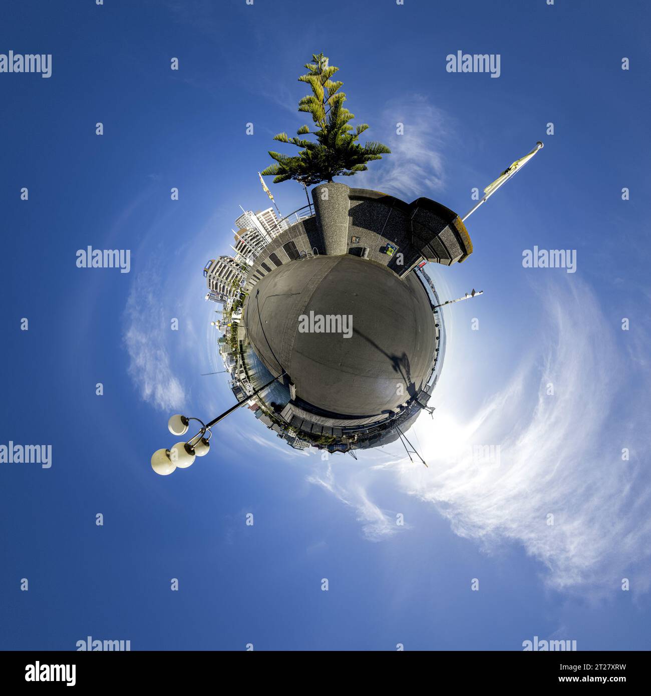 Kleiner Planet, 360-Grad-Kugel. Panorama Neuseeland Stockfoto