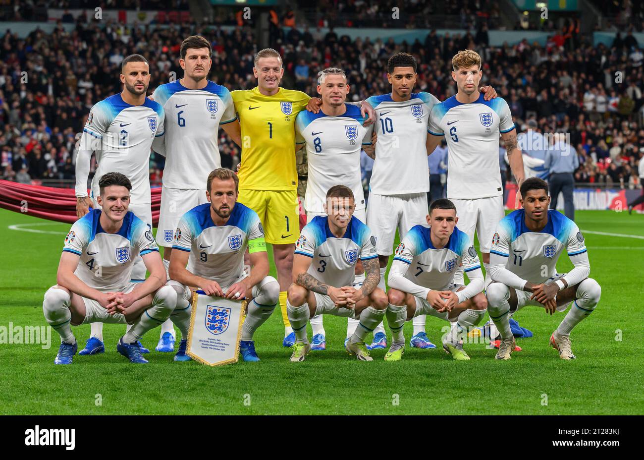 London, Großbritannien. Oktober 2023. 17. Oktober 2023 - England gegen Italien - Qualifikation zur EM 2024 - Wembley Stadium. England Teamgruppe. KYLE WALKER, HARRY MAGUIRE, JORDAN PICKFORD, KALVIN PHILLIPS, JUDE BELLINGHAM, JOHN STONES, DECLAN RICE, HARRY KANE, KIERAN TRIPPIER, PHIL FODEN, MARCUS RASHFORD Picture : Mark Pain / Alamy Live News Credit: Mark Pain/Alamy Live News Stockfoto