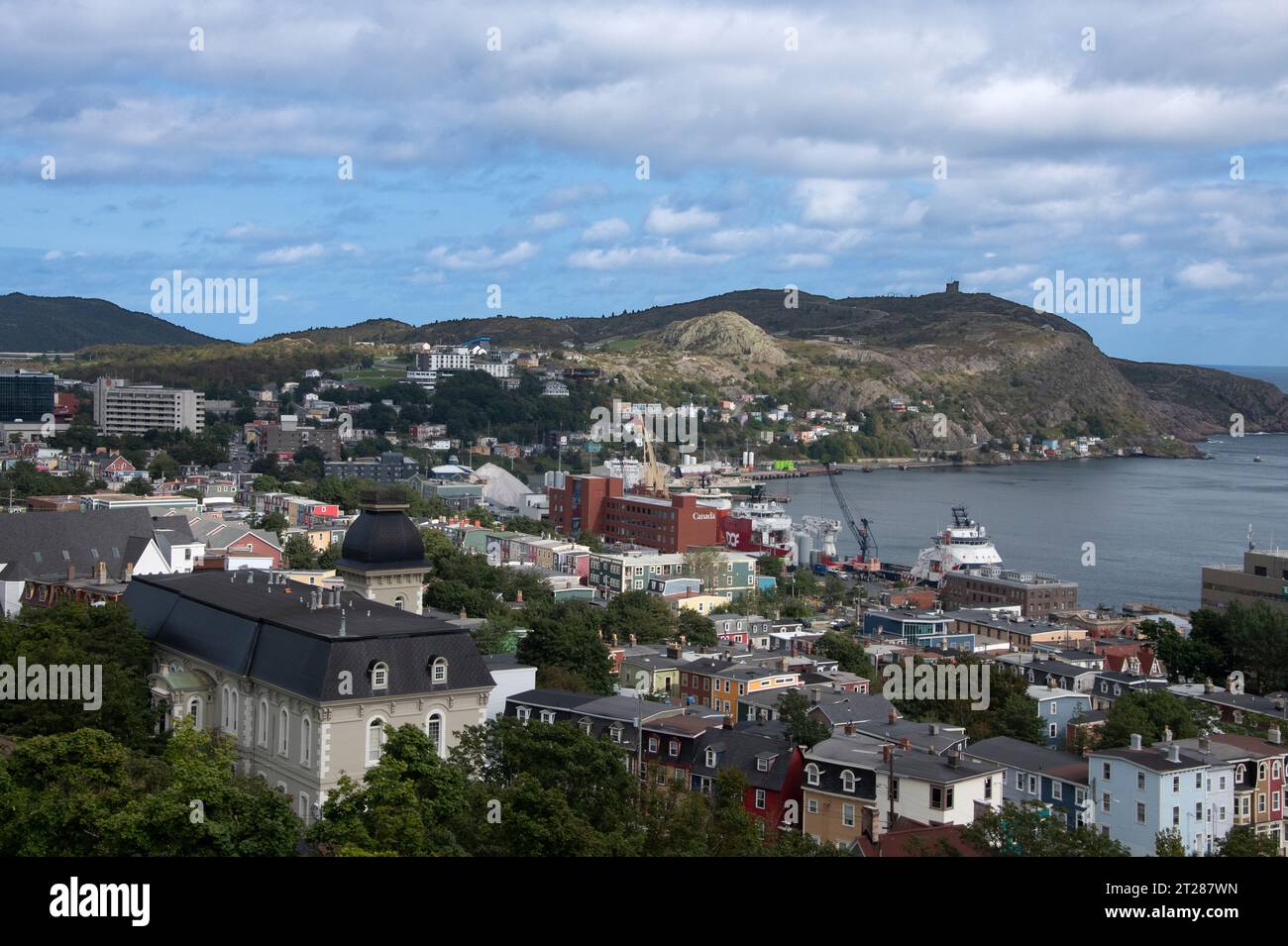 Blick auf den Hafen von den Zimmern in St. John's, Neufundland & Labrador, Kanada Stockfoto