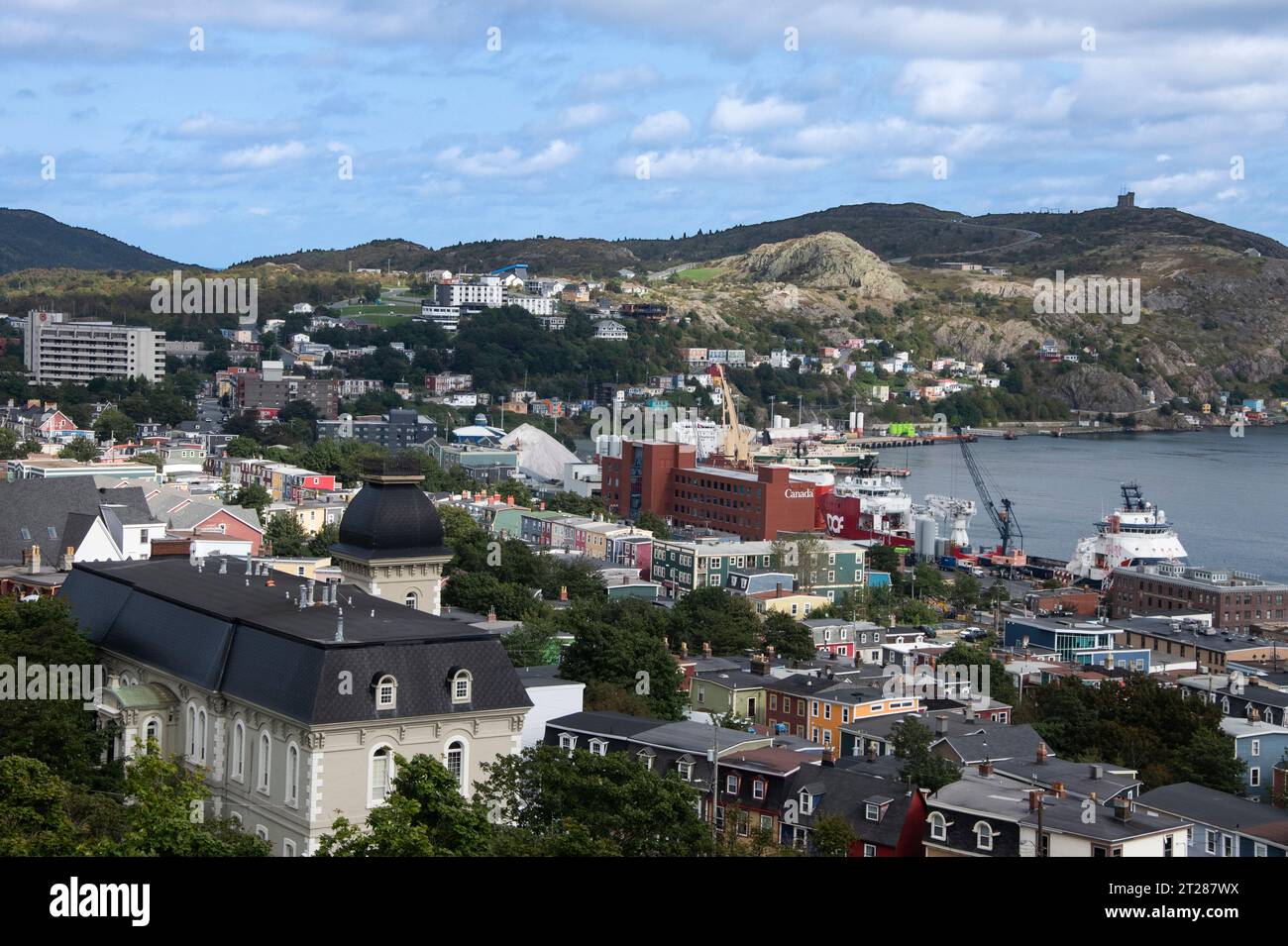 Blick auf den Hafen von den Zimmern in St. John's, Neufundland & Labrador, Kanada Stockfoto