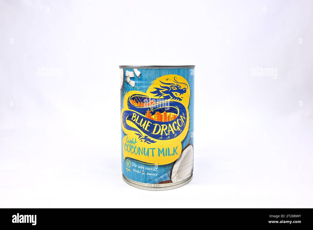 Blue Dragon Light Coconut Milk – Wales, Großbritannien – 10. Oktober 2023 Stockfoto