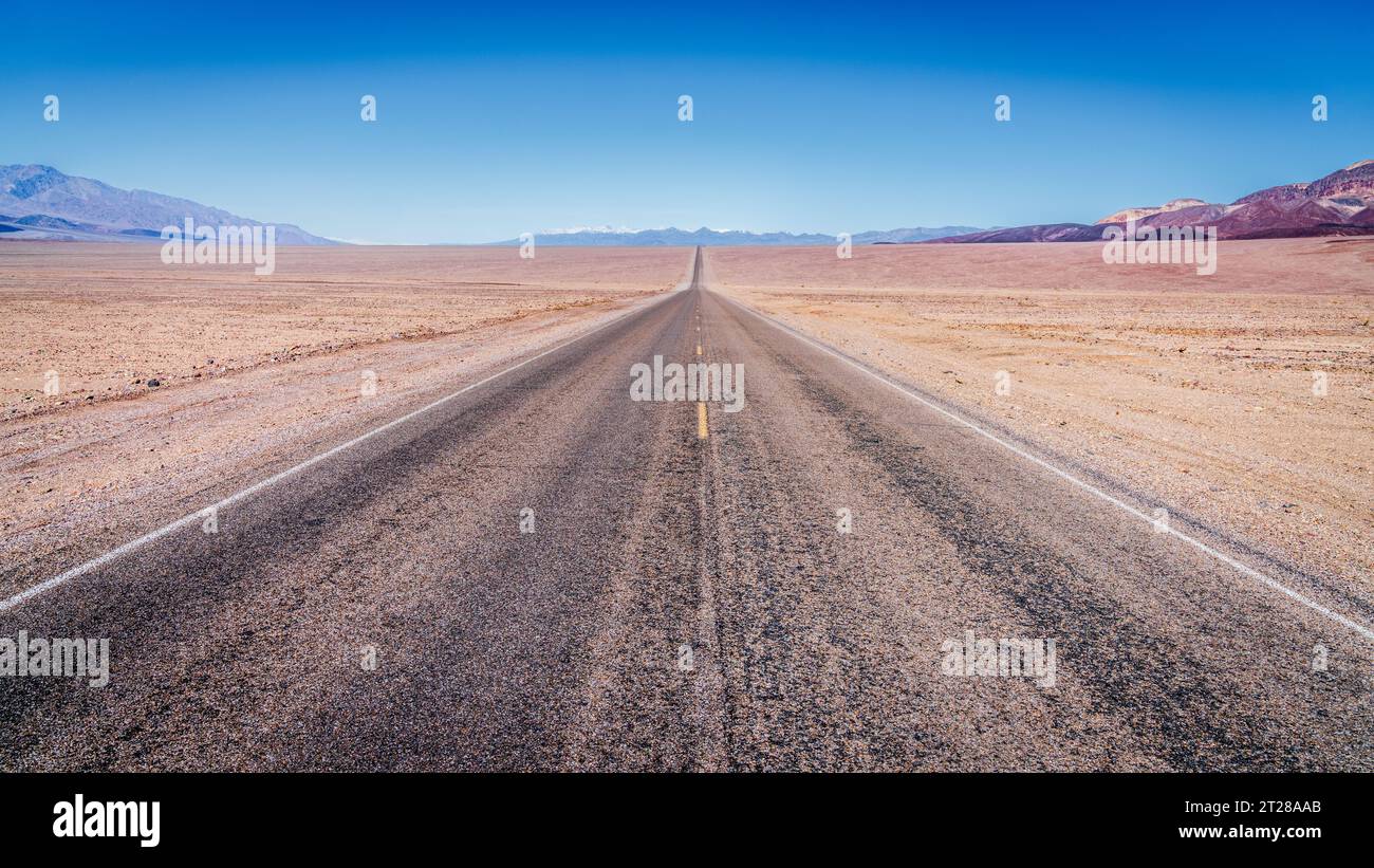 Landstraße in Nevada zum Death Vallley National Park Stockfoto