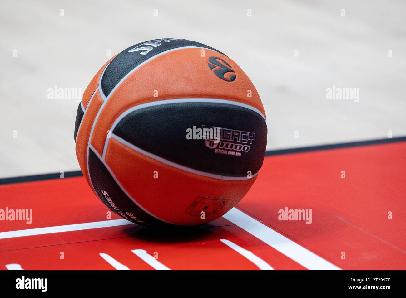 Olimpia Milano - Olympiakos euroleague Basket 2023-2024 - Mailand 17 oktober 2013 - im Foto - offizielle euroleague Ball Credit: Kines Milano/Alamy Live News Stockfoto