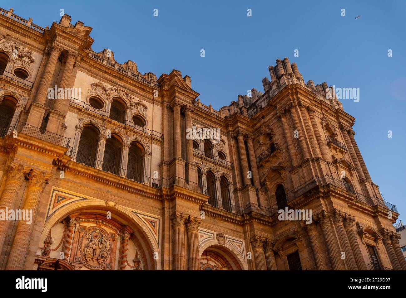 Fassade der Kathedrale der Inkarnation in der Stadt Malaga, Andalusien. Spanien Stockfoto