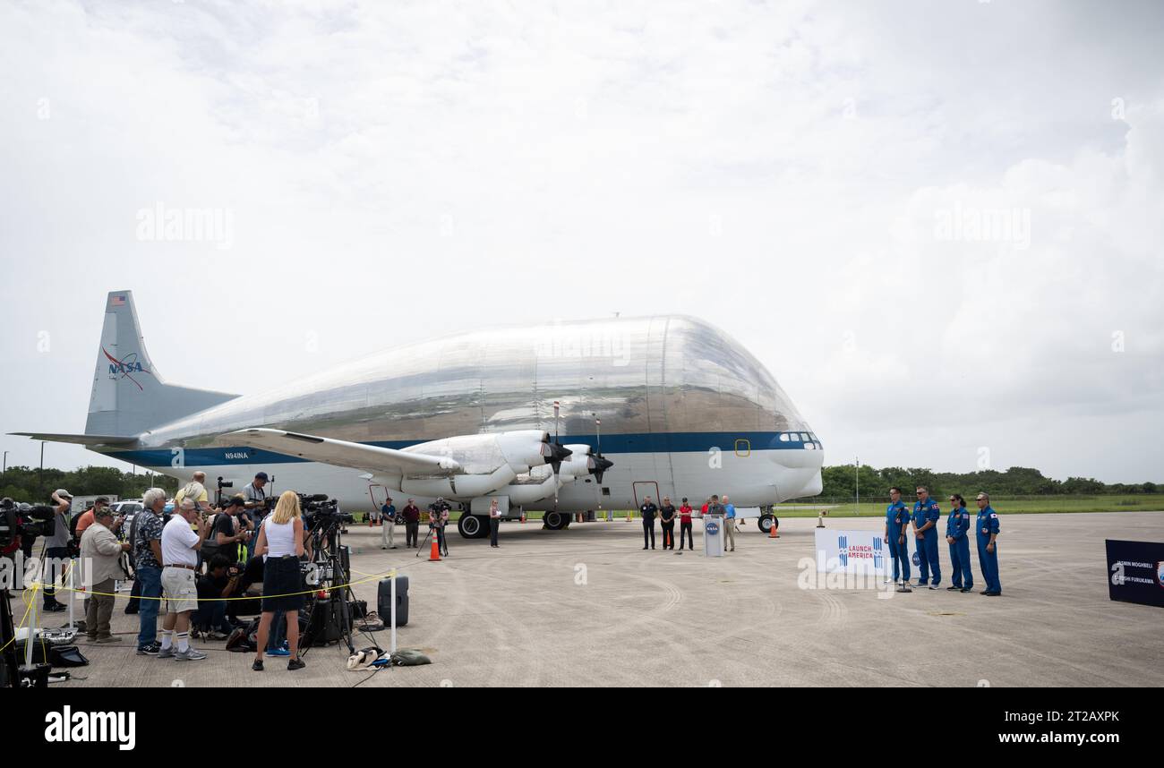 Am 20. August 2023 trafen der Roscosmos-Kosmonaut Konstantin Borisov, der ESA-Astronaut Andreas Mogensen, der NASA-Astronaut Jasmin Moghbeli und der JAXA-Astronaut Satoshi Furukawa im Kennedy Space Center ein. Der Start ist für den 25. August vom Launch Complex 39A an Bord von Dragon und Falcon 9 geplant. Stockfoto