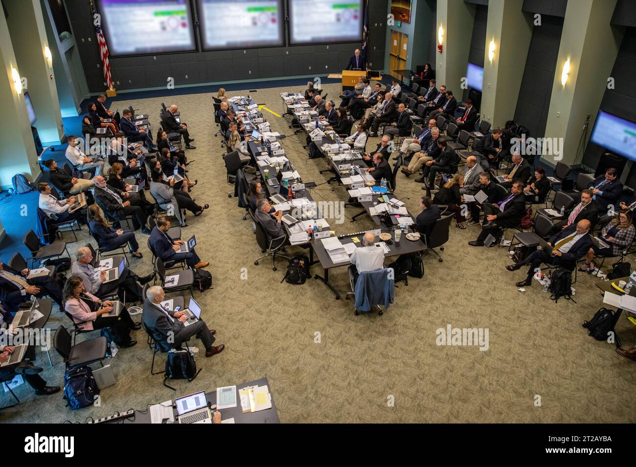 Der SpaceX Crew-7 Flight Readiness Review der NASA fand am 21. August 2023 im Kennedy Space Center statt. Die Mission wird am 25. August 2023 um 3:49 Uhr EDT vom Launch Complex 39A gestartet. Die Besatzungsmitglieder Jasmin Moghbeli, Andreas Mogensen, Satoshi Furukawa und Konstantin Borisov fliegen mit dem Raumschiff Dragon von SpaceX, das von Falcon 9 angetrieben wird, zur Internationalen Raumstation. Stockfoto