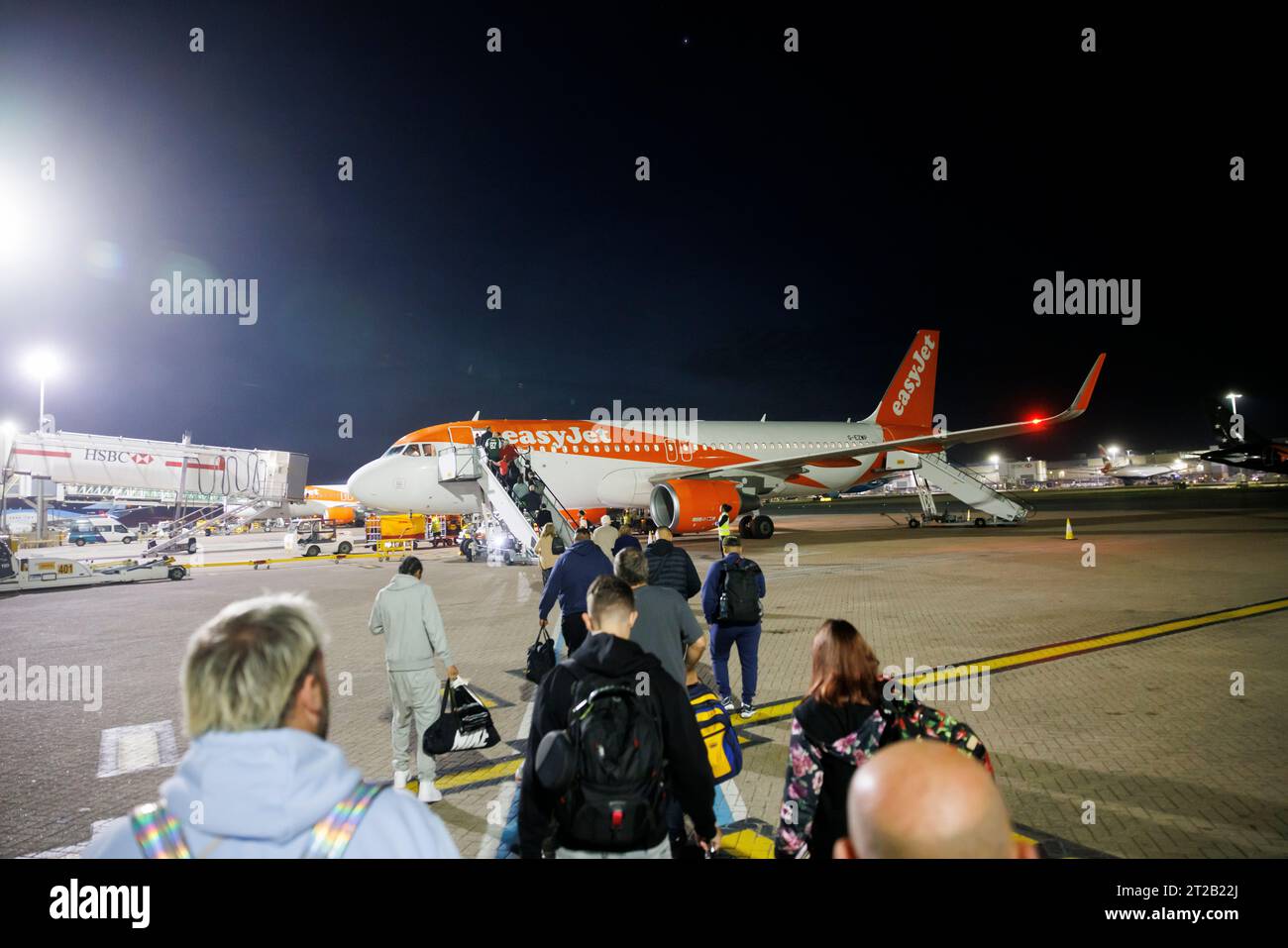 EasyJet Flugzeug, airbus a320, G-EZWP Airbus A320-214, am Gatwick North Terminal, London Gatwick Airport, LGW, Crawley, West Sussex. Stockfoto